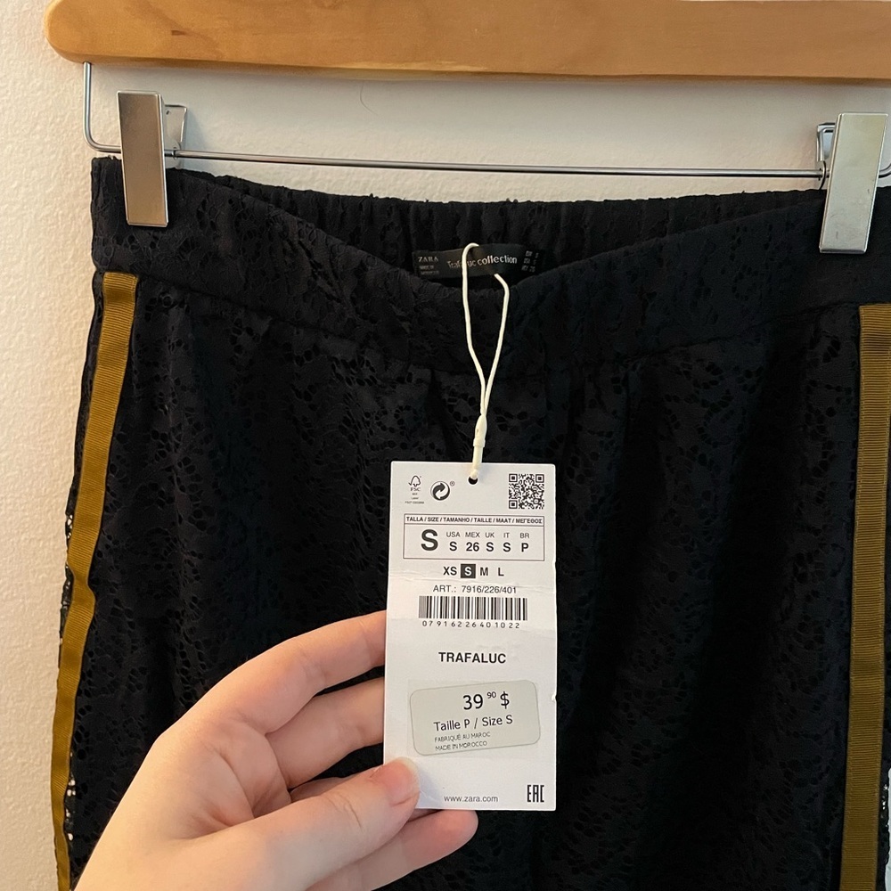 🦋3/$50 Zara Dark Academia Indie Glam Navy Lace Mini Midi Skirt Gold Trim S - Picture 5 of 5